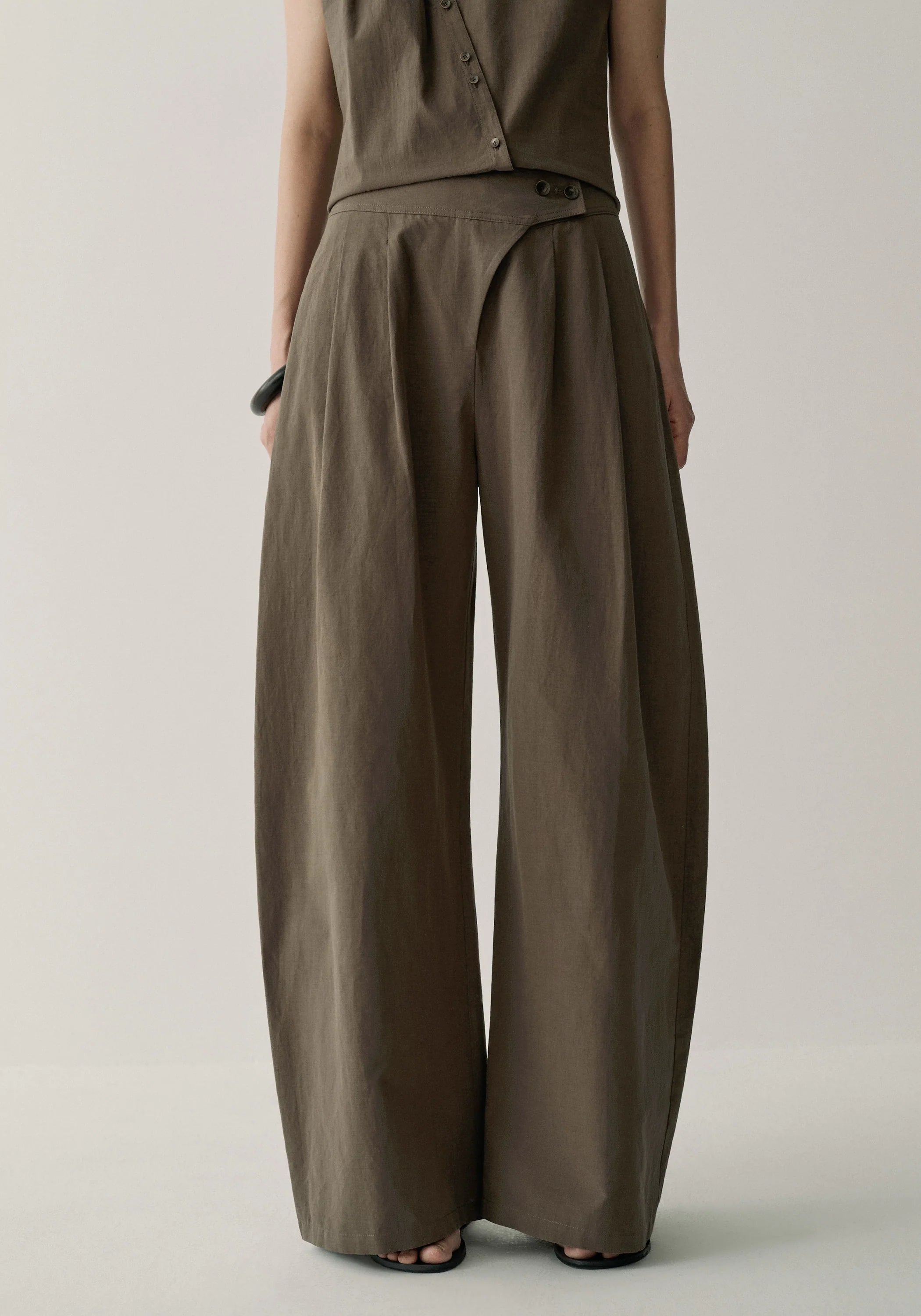 Asymmetric Cotton-linen Pants