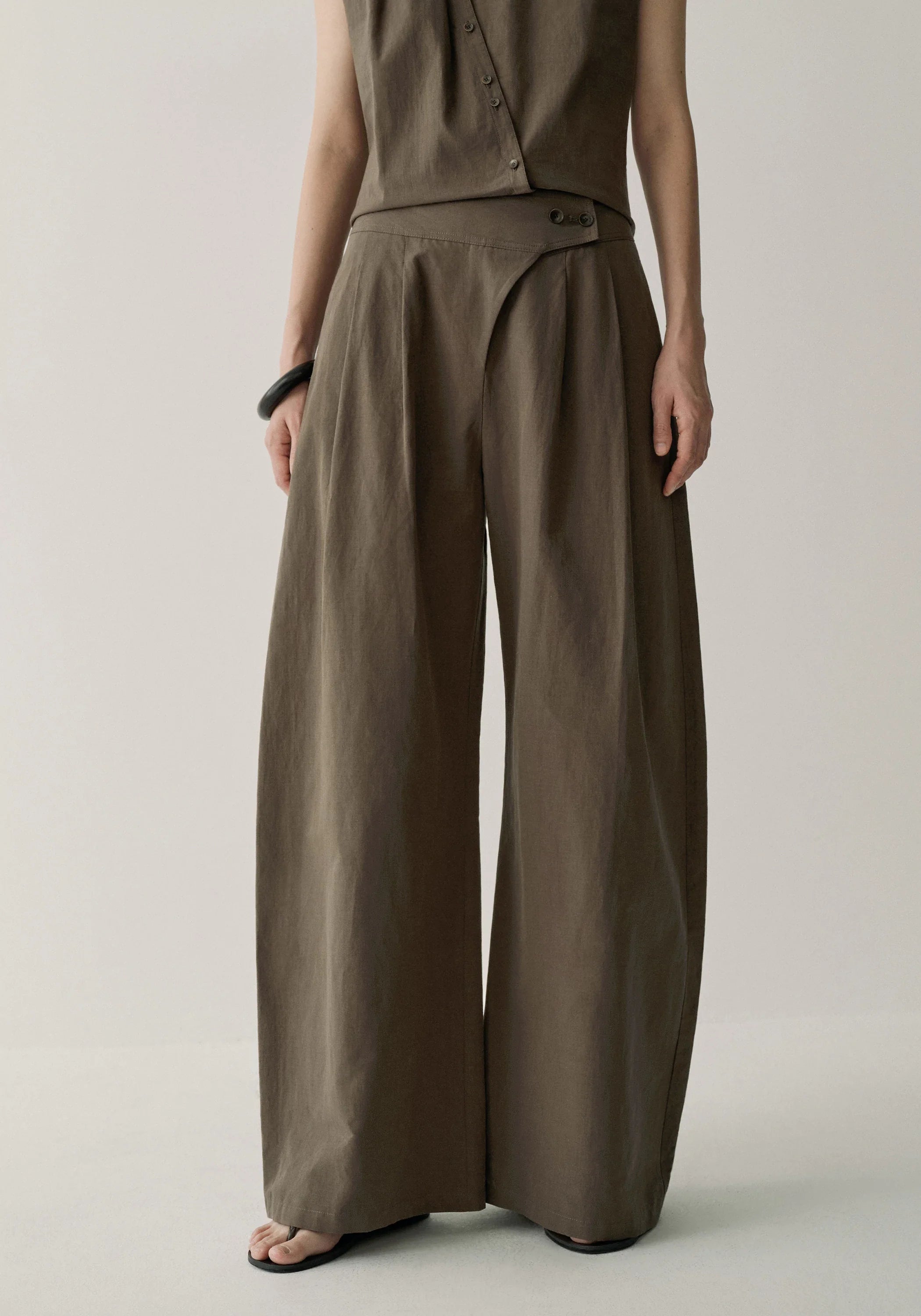 Asymmetric Cotton-linen Pants