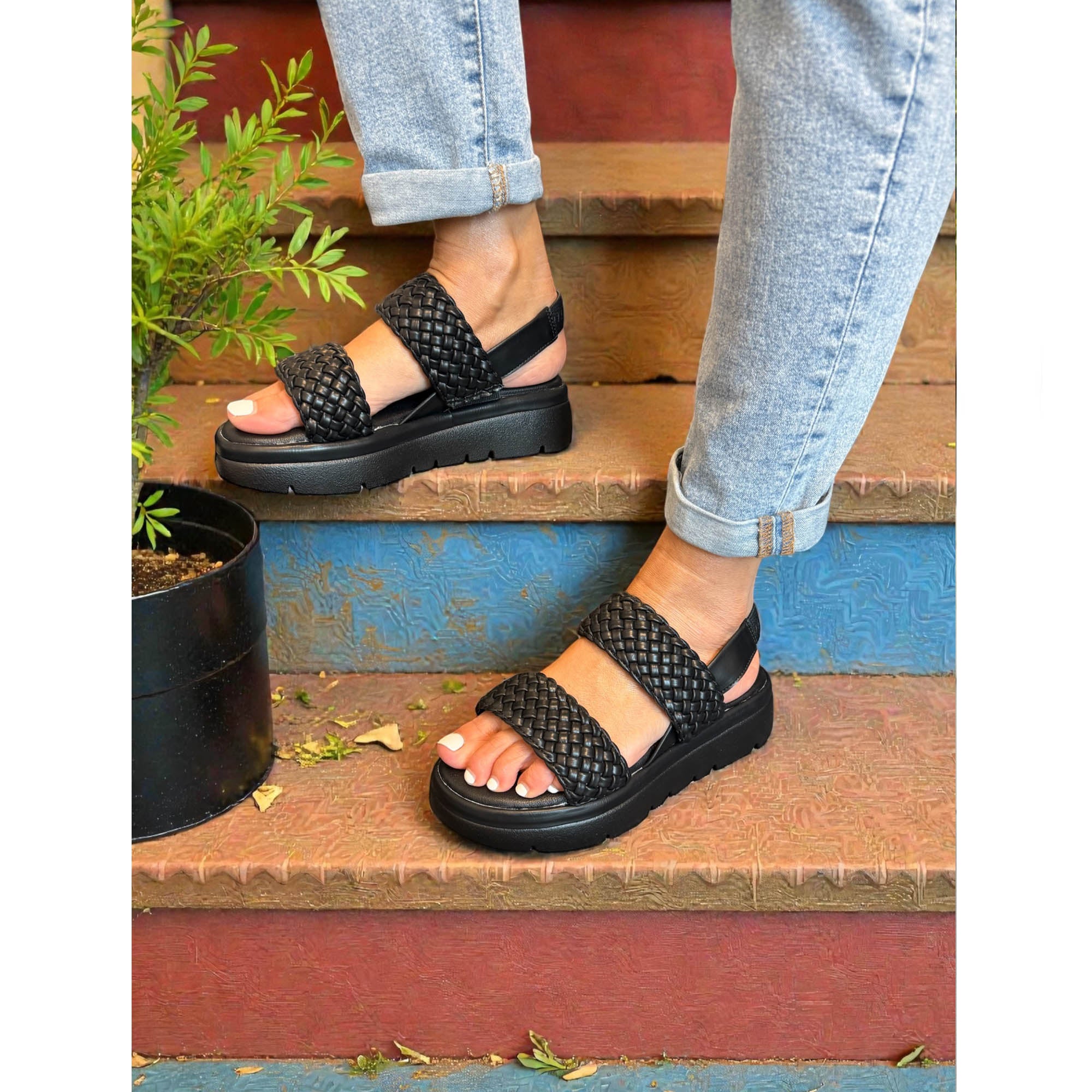 Lottie: Women's Woven Wedge Sandals - Black
