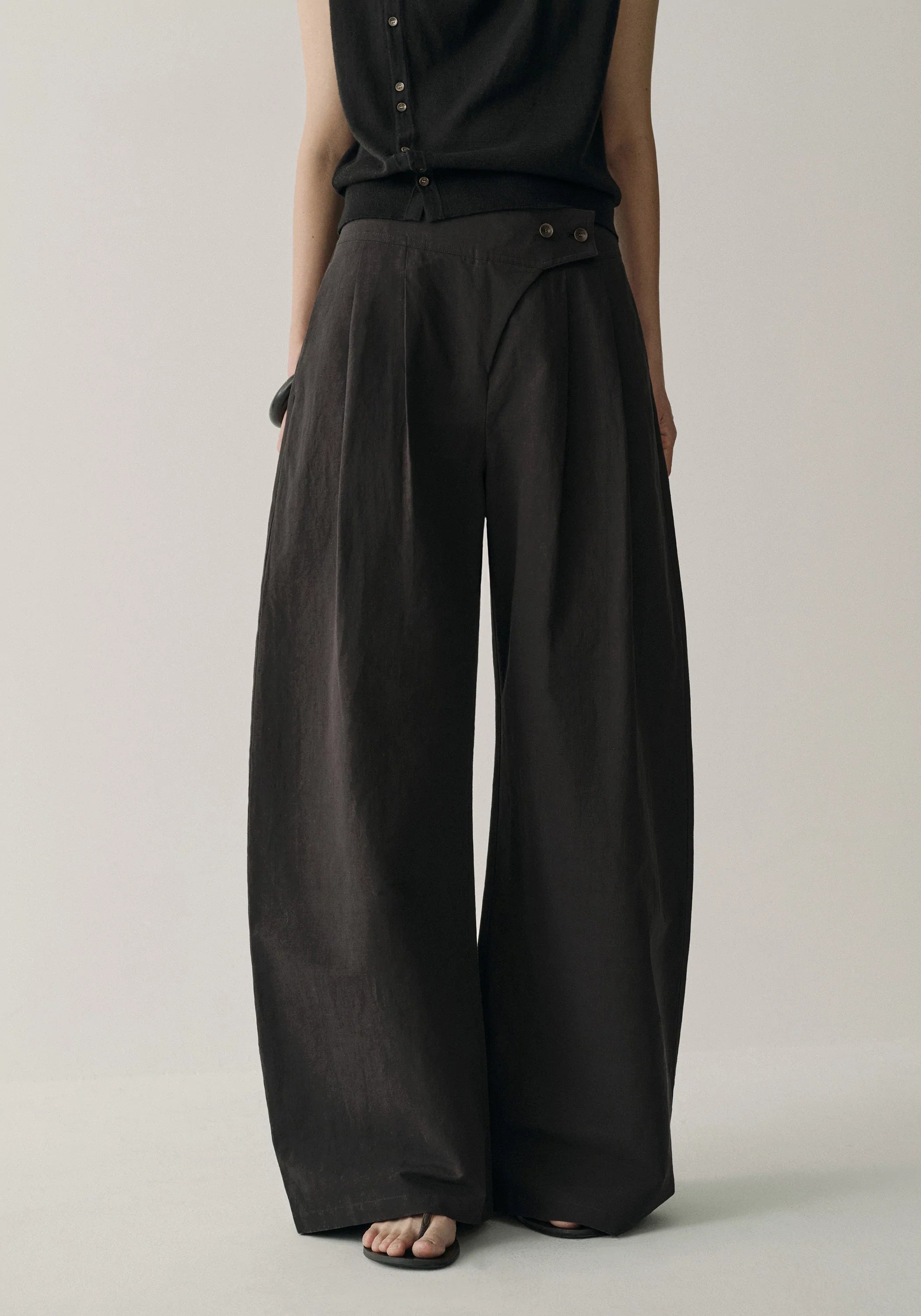 Asymmetric Cotton-linen Pants