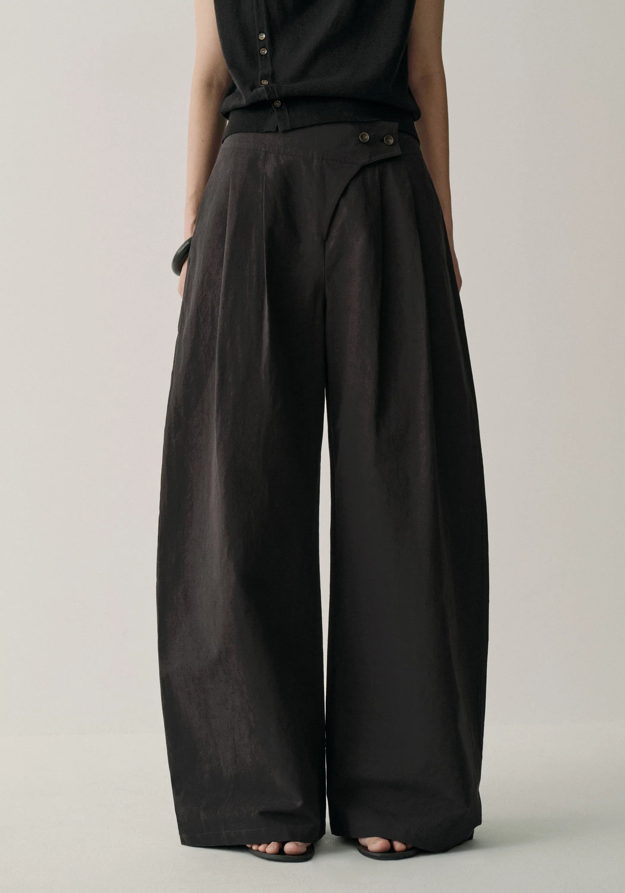 Asymmetric Cotton-linen Pants