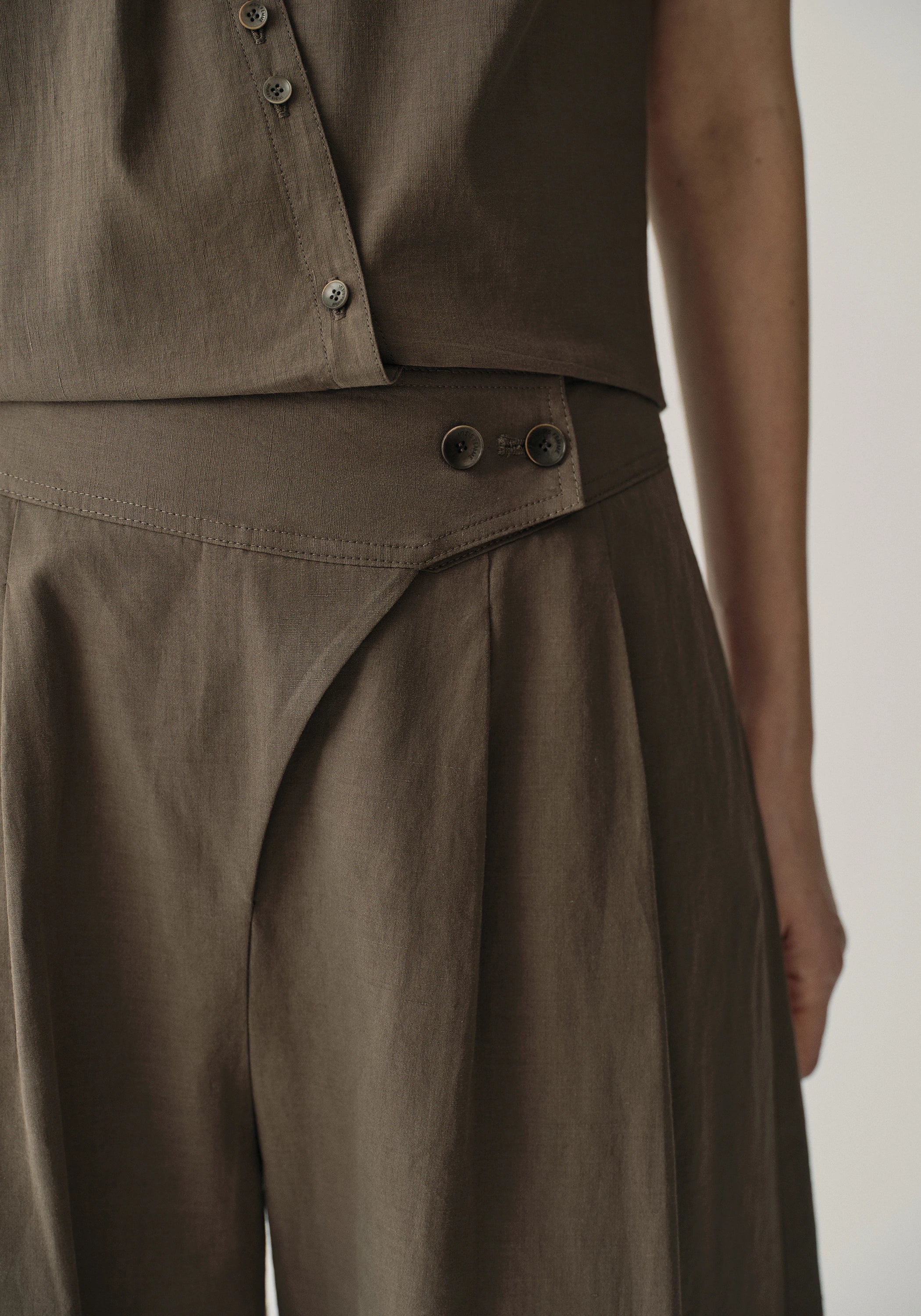 Asymmetric Cotton-linen Pants